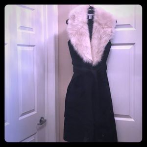 **SOLD on FB Marketplace** H&M sleeveless wool blend coat w/fur collar